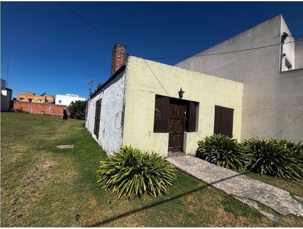 CASA EN VENTA CON AMPLIO LOTE ZONA BALBIN TANDIL 7 CASA EN VENTA CON AMPLIO LOTE ZONA BALBIN TANDIL