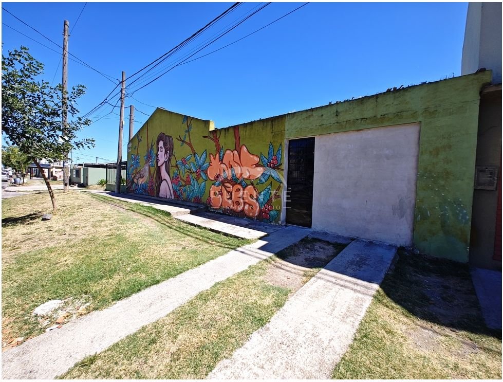 CASA EN VENTA – AV. ESTRADA Y PJE CHACO