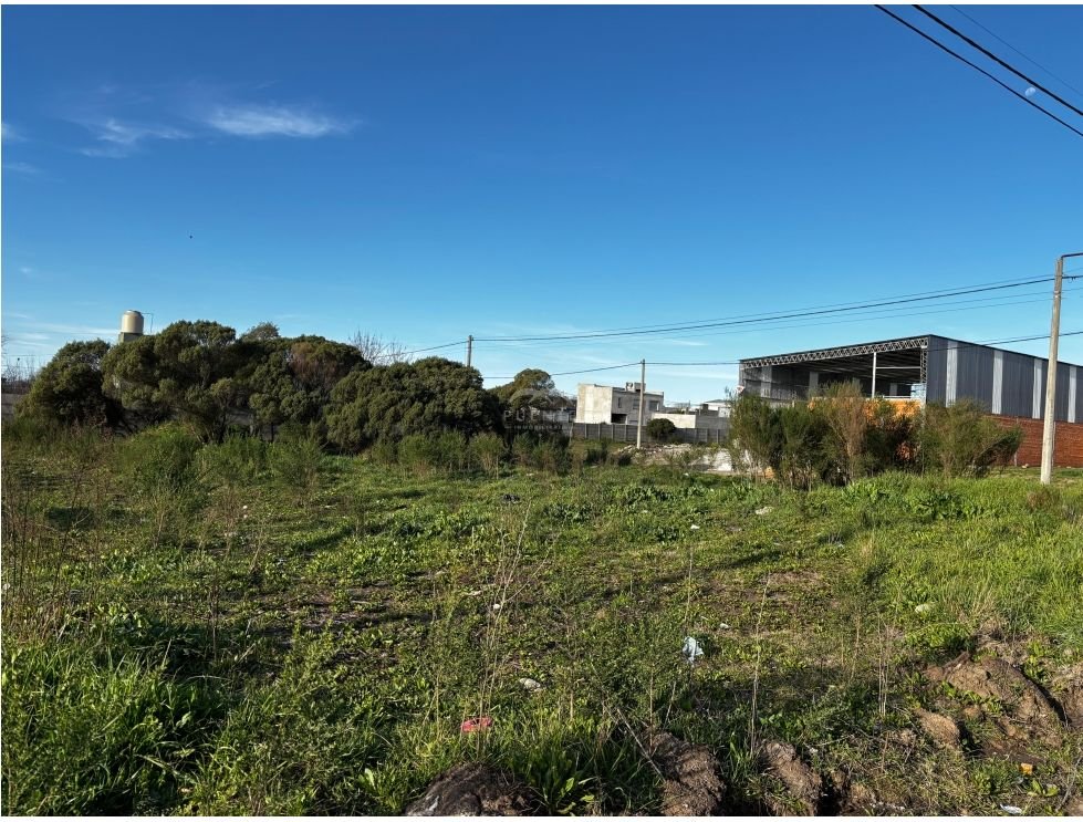 LOTE EN VENTA ESQUINA LAPRIDA Y CORRIENTES ideal galpón TANDIL